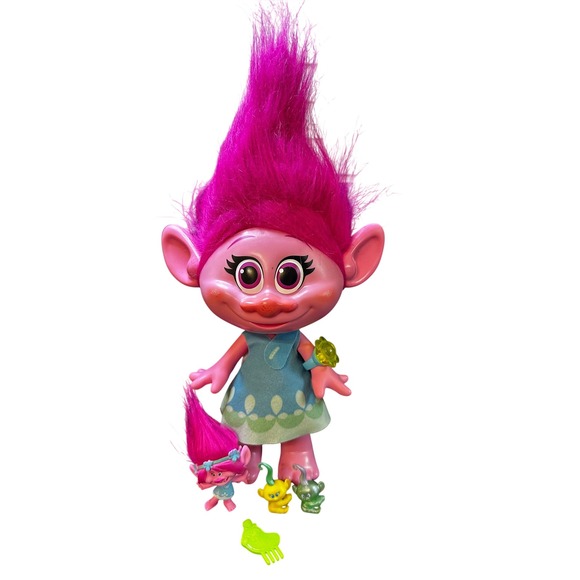 Hasbro Other - DreamWorks Trolls Poppy Singing Talking LightUp Doll Figure w/ Accessories Works